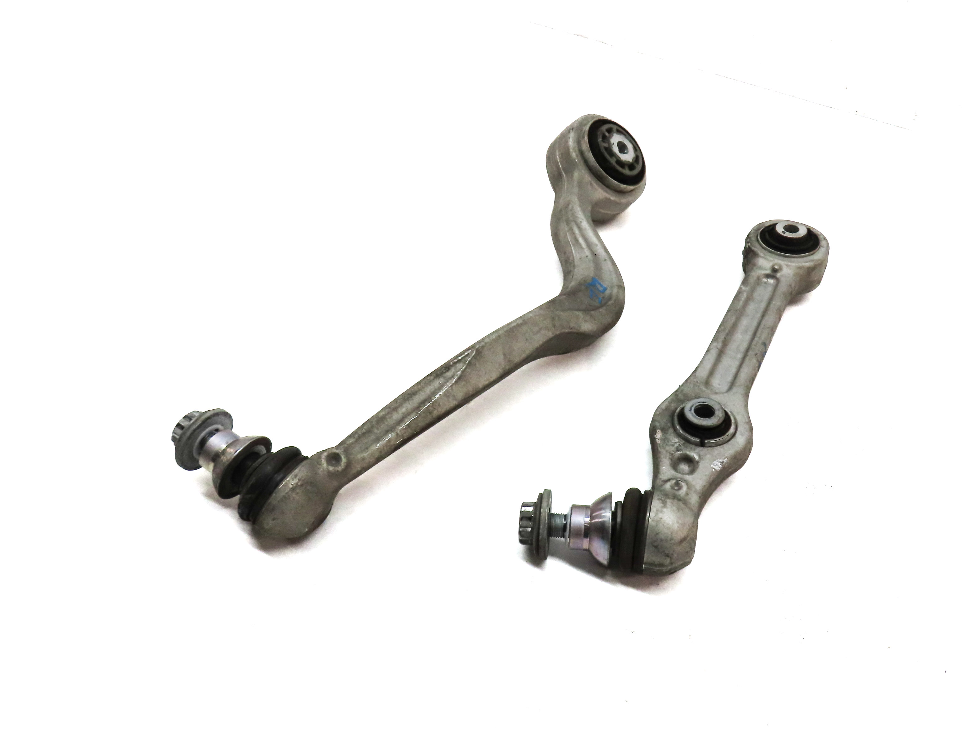 2016-2022 MERCEDES GLC300 GLC350E (X253) FRONT RIGHT PASSENGER CONTROL ARM SET — exact item pictured